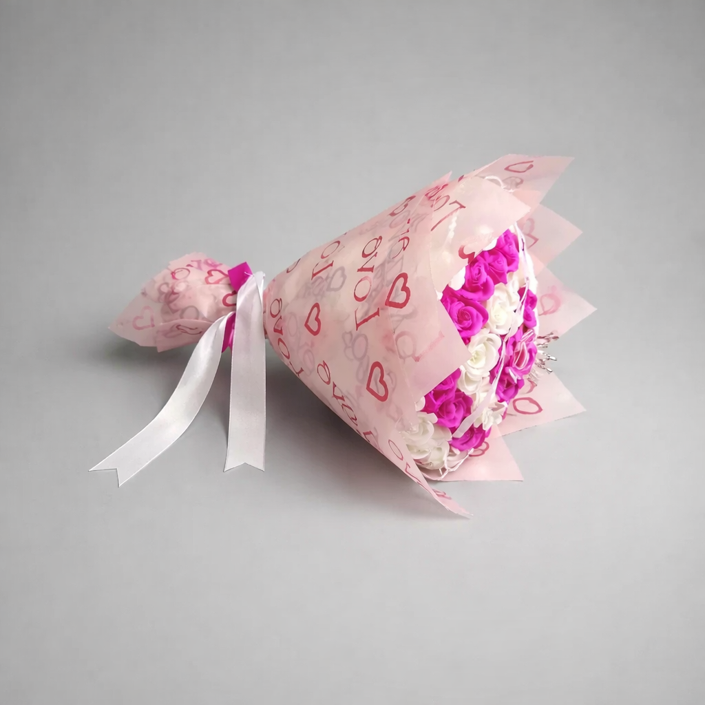 Buchet trandafiri albi și roz